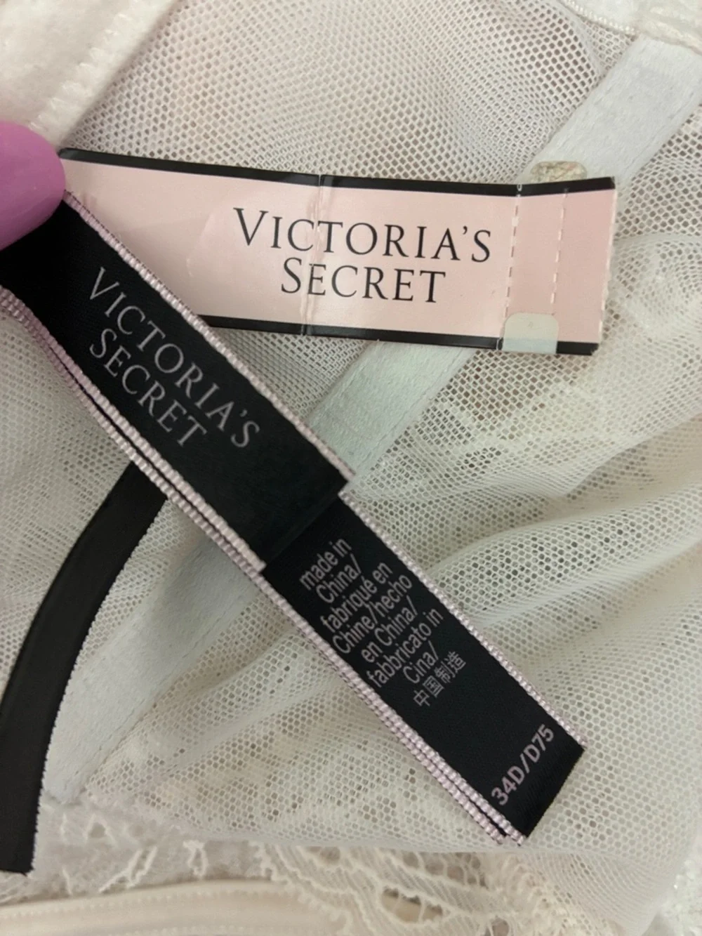 Victoria’s Secret bombshell bra - Picture 3 of 15
